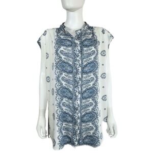 Vince Camuto Blue & White Medallion Print Sleeveless Button Down Blouse
